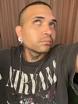 Snapshot of Simone026 chatting on 03-11-26, 12:05 Simone026 online show from 03-11-26, 12:05