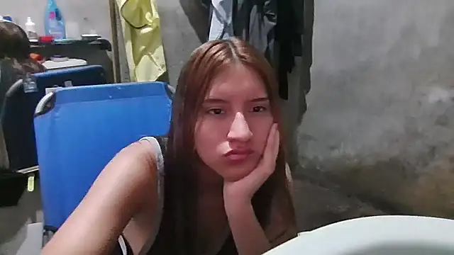 Snapshot of Emily_231 chatting on 06-09-26, 03:51 Emily 231 online show from 06-09-26, 03:51