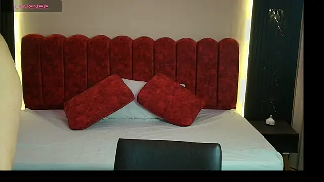 MoriahStorm online show from 04-08-26, 12:16