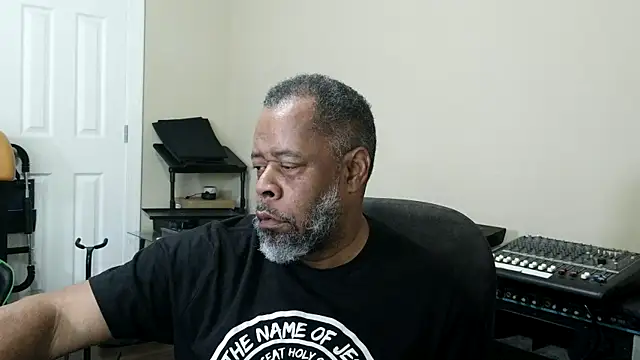 Cleozevo1961 online show from 04-17-26, 02:53