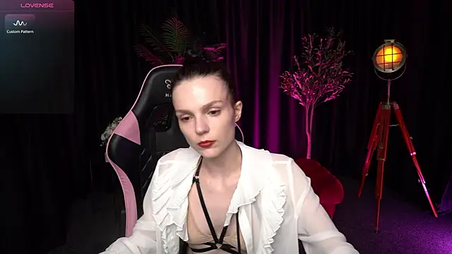 Snapshot of Wild_Alice_me chatting on 03-06-26, 04:14 Wild Alice me online show from 03-06-26, 04:14