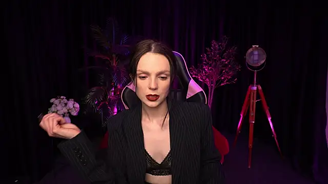 Wild Alice me online show from 04-08-26, 03:23