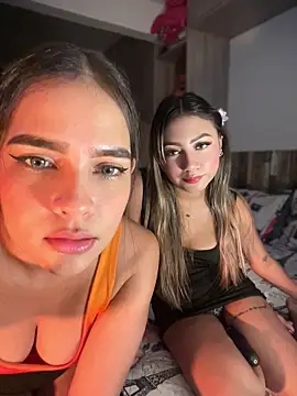 Snapshot of Dulce_Sofi_ chatting on 05-21-26, 10:39 Dulce Sofi online show from 05-21-26, 10:39
