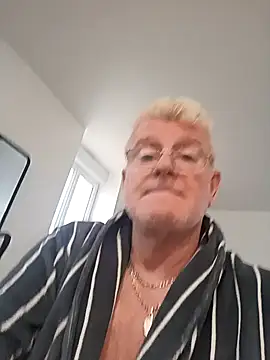 olivbisoumis online show from 02-18-26, 08:10