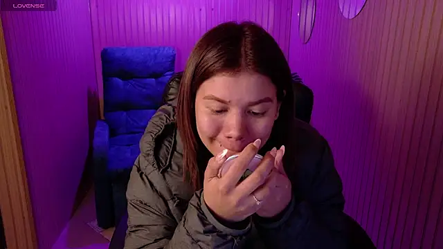 Alessia Monroe  online show from 04-28-26, 08:36