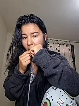 Miiia a online show from 04-26-26, 05:21