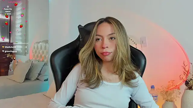 LuuluBerry online show from 02-22-26, 05:55