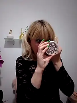 Snapshot of -Nefertiti- chatting on 03-07-26, 08:06 -Nefertiti- online show from 03-07-26, 08:06