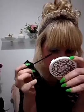 Snapshot of -Nefertiti- chatting on 03-08-26, 06:55 -Nefertiti- online show from 03-08-26, 06:55