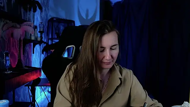 Snapshot of Golden_Dragon chatting on 06-12-26, 08:35 Golden Dragon online show from 06-12-26, 08:35