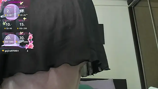 GoldenLunaa online show from 04-25-26, 04:37