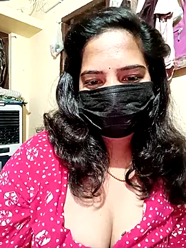 Snapshot of Sumaya-Reddy chatting on 03-02-26, 01:29 Sumaya-Reddy online show from 03-02-26, 01:29