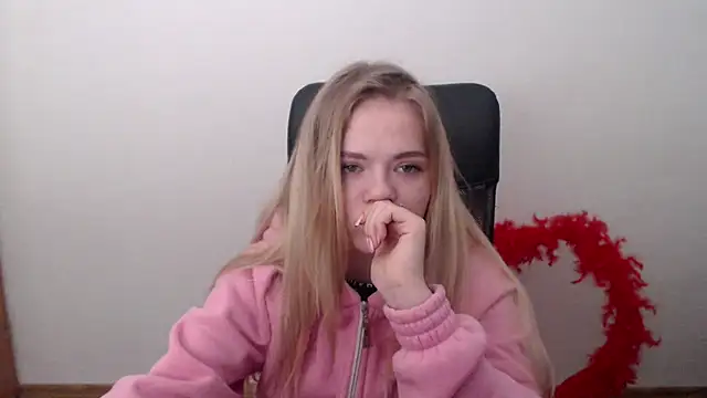 FoxiLana online show from 02-18-26, 10:11