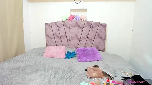 Snapshot of sheillenn chatting on 03-12-26, 08:48 sheillenn online show from 03-12-26, 08:48