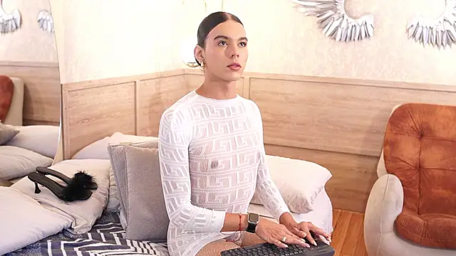 Luxa Velvet online show from 04-25-26, 01:03