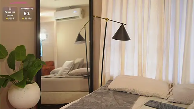 Luxa Velvet online show from 04-28-26, 01:38