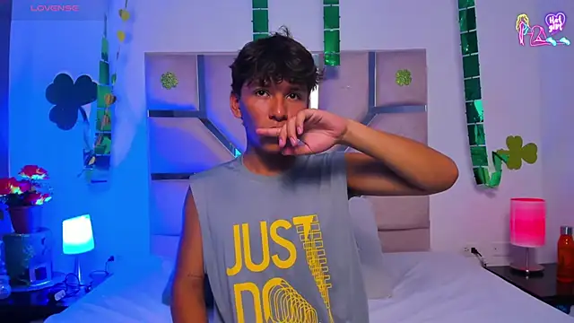 Angel Lux online show from 03-20-26, 07:08