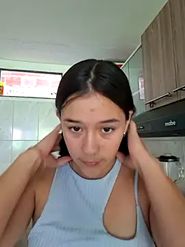 Snapshot of AlessiaKnox chatting on 03-05-26, 02:02 AlessiaKnox online show from 03-05-26, 02:02