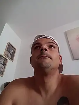 Snapshot of morenitoymorena chatting on 07-28-26, 02:35 morenitoymorena online show from 07-28-26, 02:35