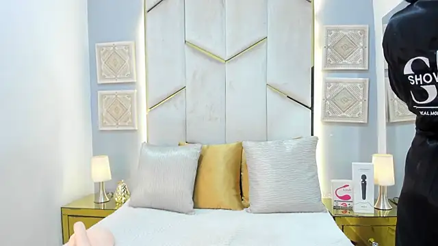 KarinaaCoxx online show from 04-24-26, 12:40