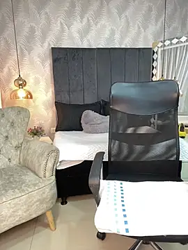 Miaafoxx   online show from 02-25-26, 07:34