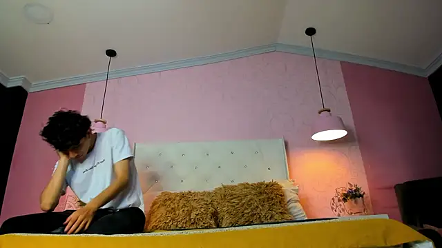 LeoFeniix online show from 03-12-26, 02:07