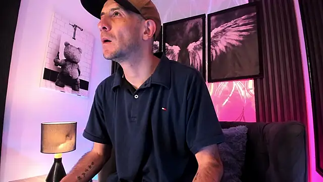 Milanwhite  online show from 03-03-26, 11:38