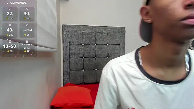 Snapshot of Little_Twink19x chatting on 03-07-26, 07:11 Little Twink19x online show from 03-07-26, 07:11