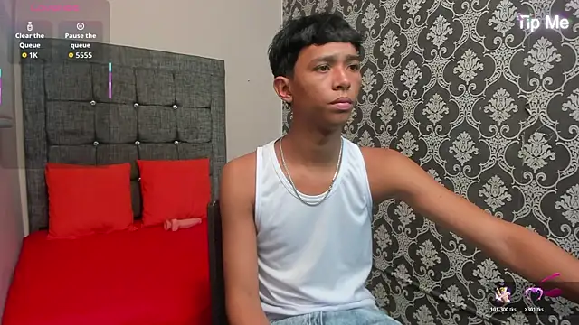 Little Twink19x online show from 04-23-26, 07:27