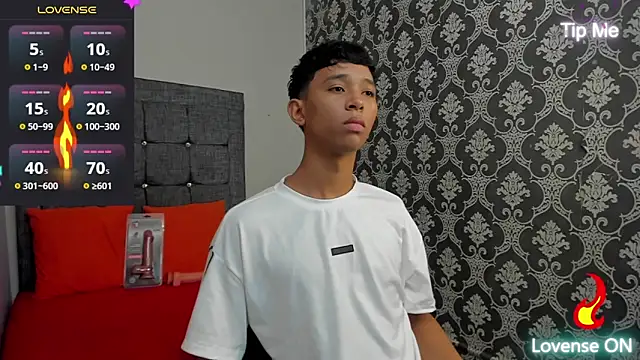 Little Twink19x online show from 06-08-26, 07:25