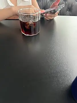 zhuendong000001 online show from 04-18-26, 09:35