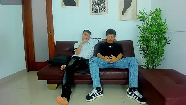 Snapshot of crazyhouse01 chatting on 02-25-26, 07:56 crazyhouse01 online show from 02-25-26, 07:56