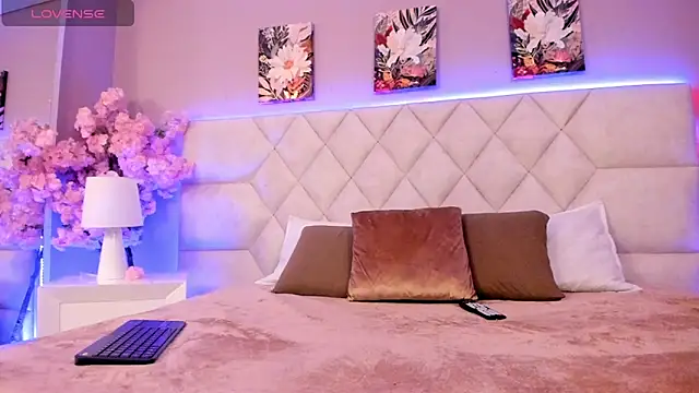 Bianca Monroe  online show from 04-28-26, 08:14