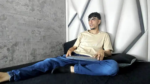 Endrick-23 online show from 04-25-26, 03:20