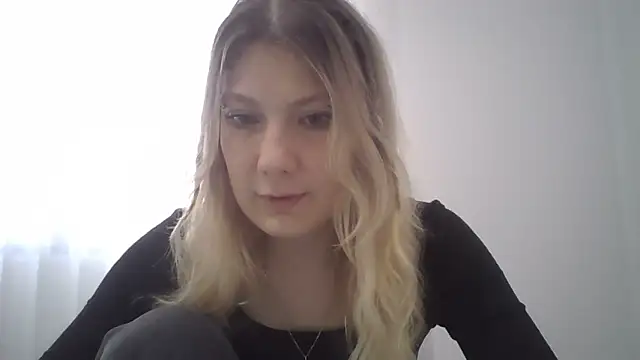 Snapshot of Foxy_Bright chatting on 03-02-26, 12:34 Foxy Bright online show from 03-02-26, 12:34