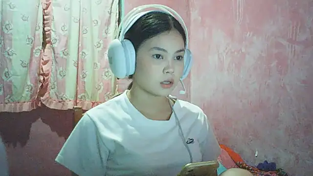 DessertFlower online show from 05-05-26, 04:09