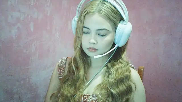 DessertFlower online show from 06-18-26, 04:13