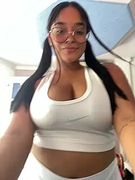 Snapshot of Saritavega chatting on 03-12-26, 06:47 Saritavega online show from 03-12-26, 06:47