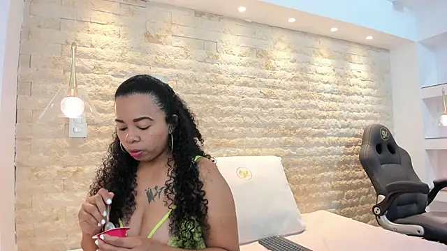 aitana cole online show from 03-09-26, 03:54