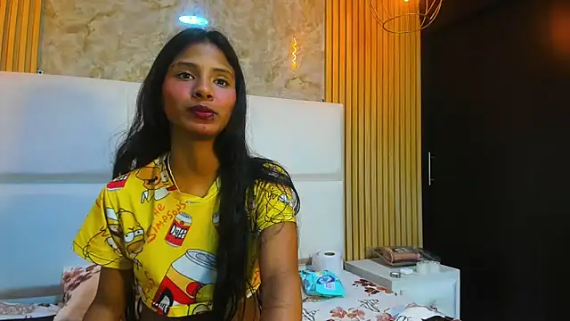 Juna Hyl online show from 03-13-26, 05:14