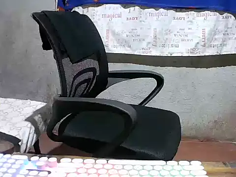 Snapshot of Radiant_smile chatting on 05-31-26, 01:18 Radiant smile online show from 05-31-26, 01:18