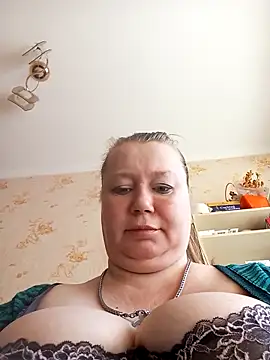 Snapshot of KiraStanton chatting on 05-03-26, 11:49 KiraStanton online show from 05-03-26, 11:49