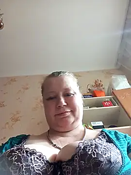Snapshot of KiraStanton chatting on 05-14-26, 02:13 KiraStanton online show from 05-14-26, 02:13