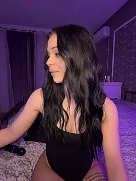 Snapshot of Olivia_Noor chatting on 05-16-26, 07:45 Olivia Noor online show from 05-16-26, 07:45