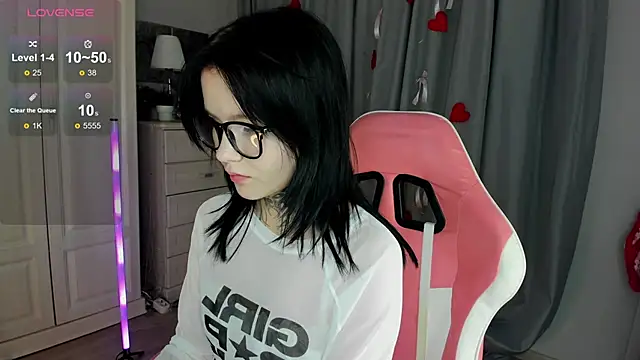 KrissyRied online show from 03-05-26, 03:13