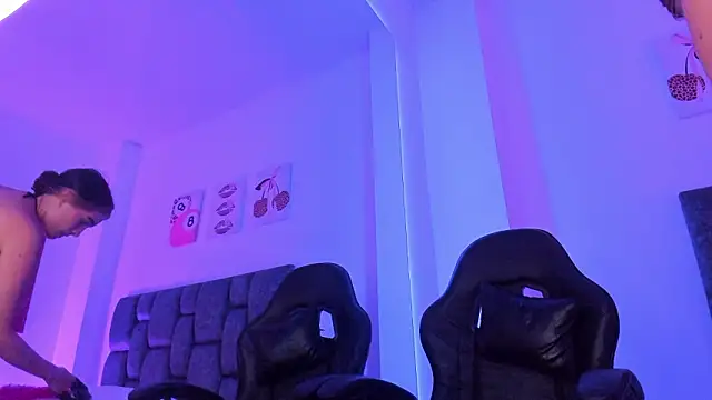 Snapshot of Violet_Miller01 chatting on 03-11-26, 12:49 Violet Miller01 online show from 03-11-26, 12:49