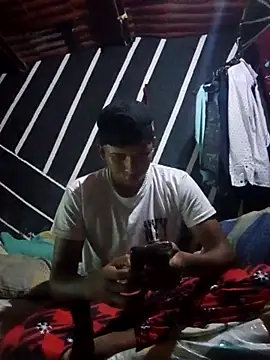 zeus23cm1 online show from 02-23-26, 12:46