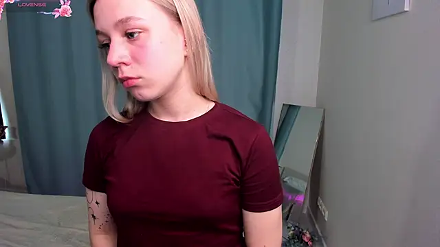 Snapshot of Stacy_Soft chatting on 03-12-26, 07:20 Stacy Soft online show from 03-12-26, 07:20