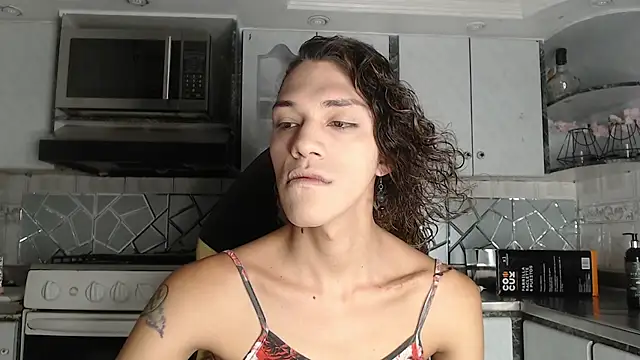 CrisOzzz online show from 04-23-26, 05:59