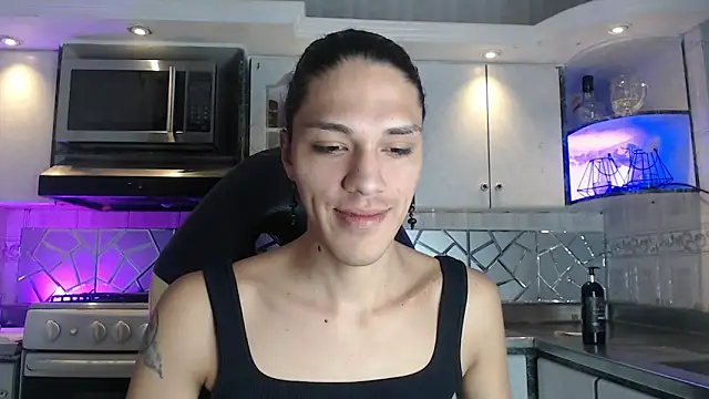 CrisOzzz online show from 04-26-26, 05:32